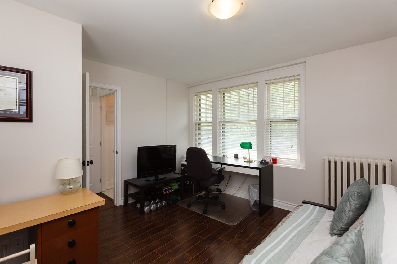 196 Bruce Street #4 - Photo 4 of 9