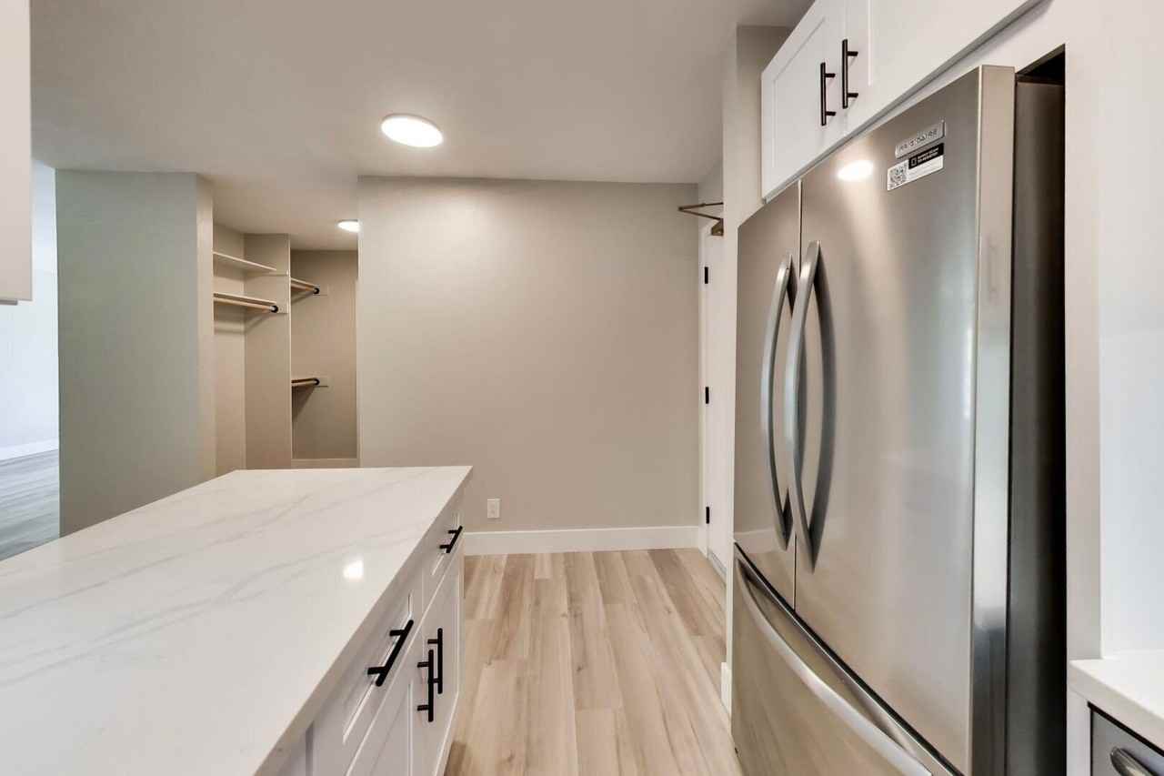 1016 Continentals Way - Photo 2 of 28