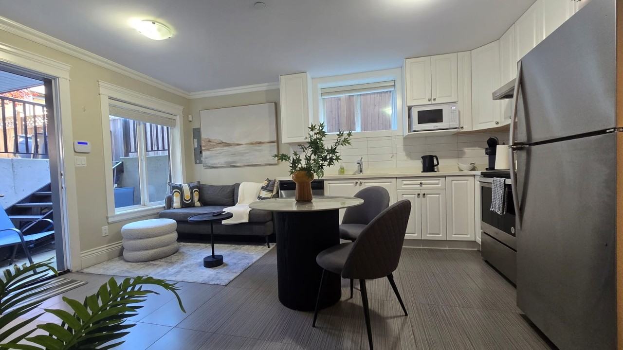2129 East 46th Avenue - Photo 2 of 8