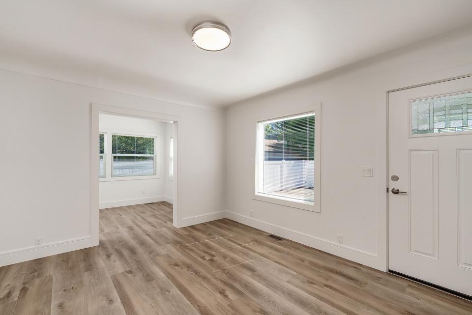 731 Custer Ave - Photo 6 of 15