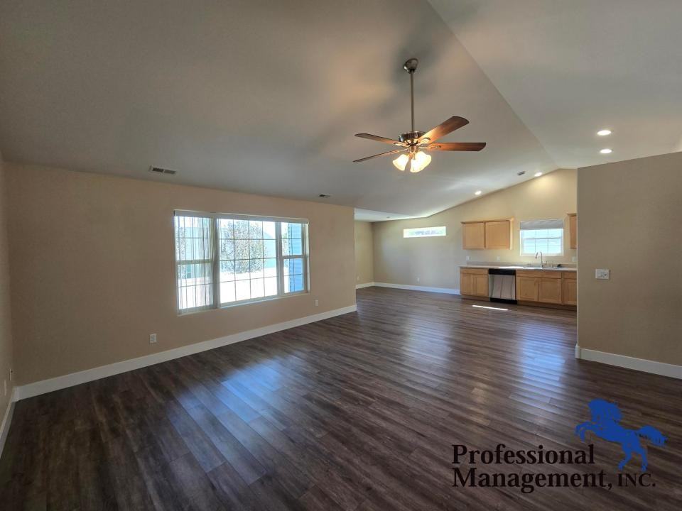 1267 Watson Peak Rd - Photo 2 of 11