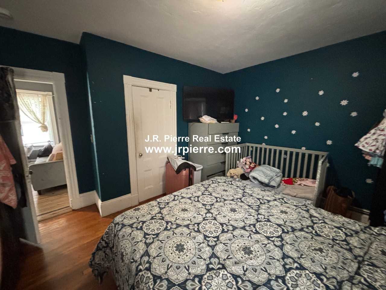 509 Medford St #1 - Photo 6 of 15