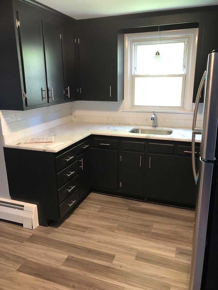 19 Commercial St #C - Photo 2 of 9