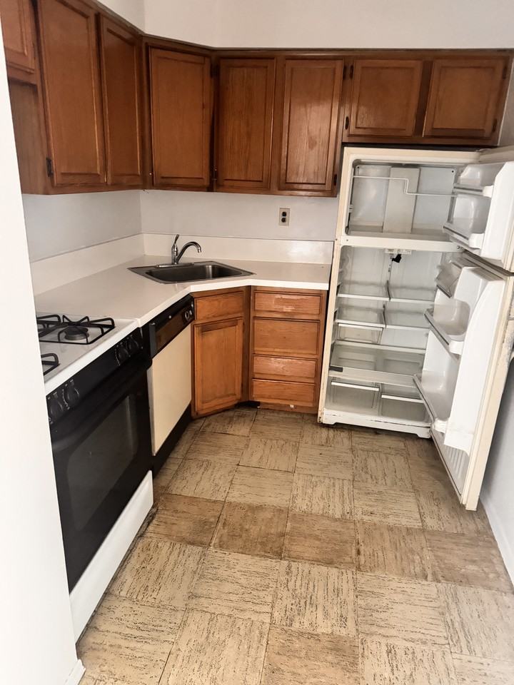 140-16 34th Avenue #1011 - Photo 5 of 16
