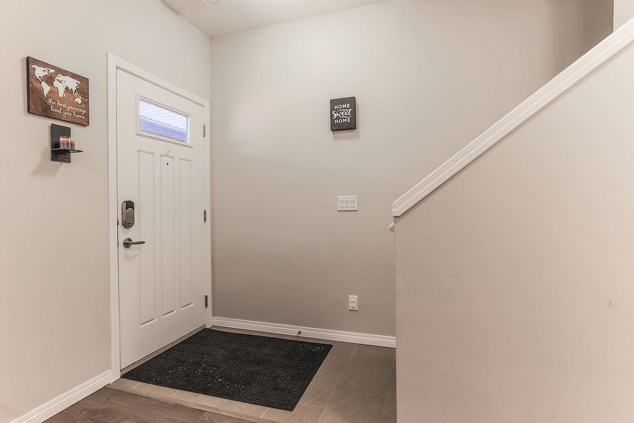 280 - 280 Williamstown Close - Photo 3 of 21