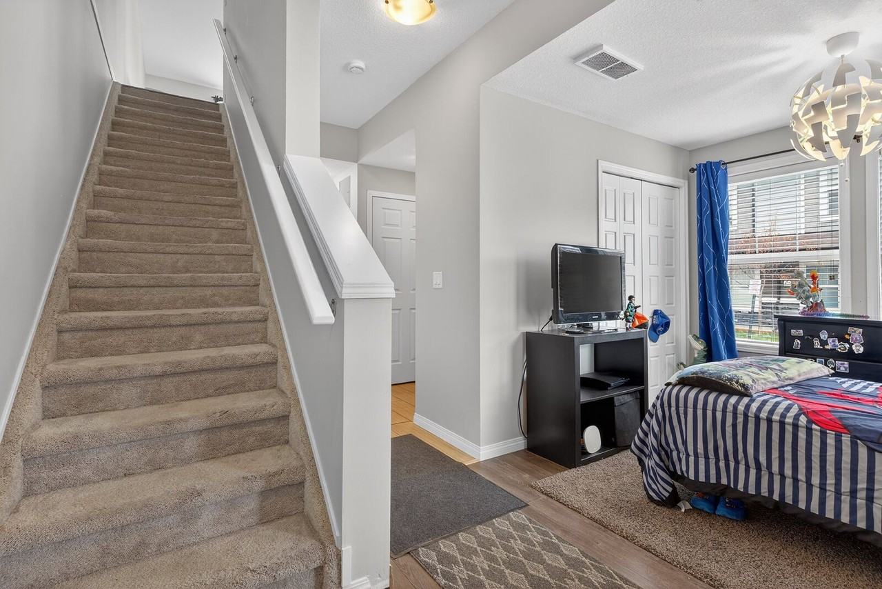 280 - 280 Williamstown Close - Photo 5 of 21