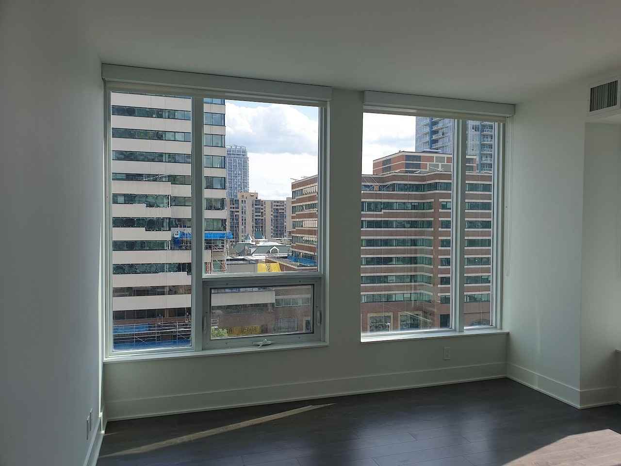 901 10 Ave Sw - Photo 5 of 17