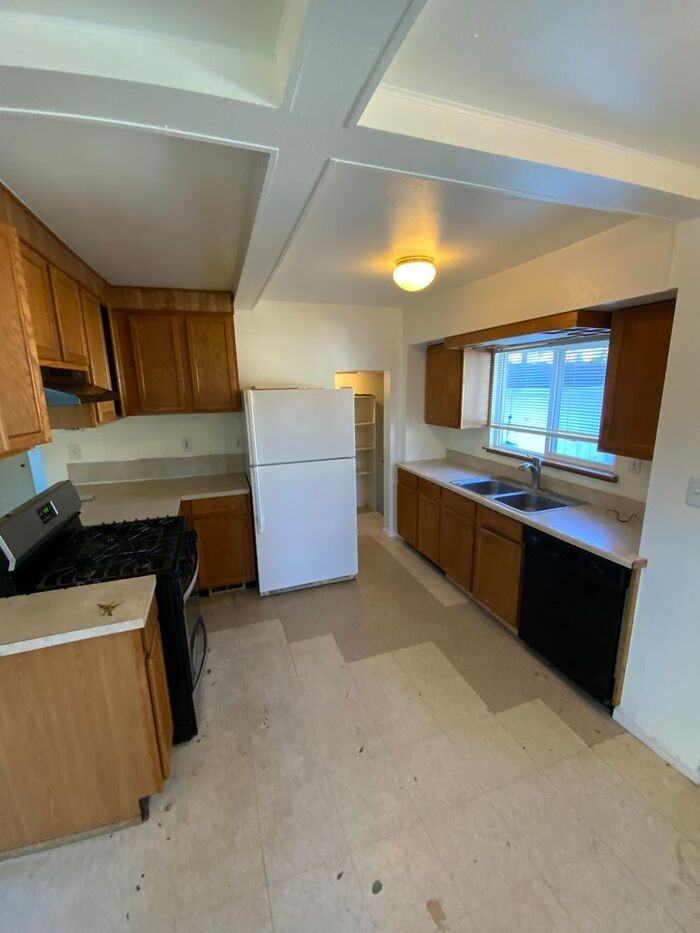 8019 44th St W - Photo 3 of 13