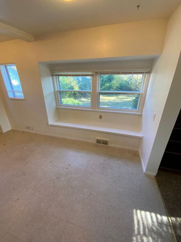 8019 44th St W - Photo 4 of 13