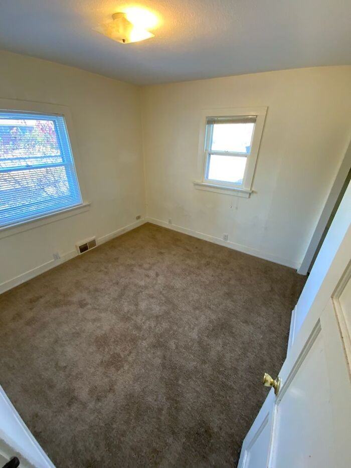8019 44th St W - Photo 5 of 13