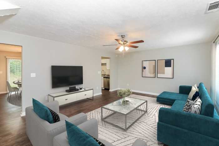 2735 Holly Berry Dr - Photo 5 of 20