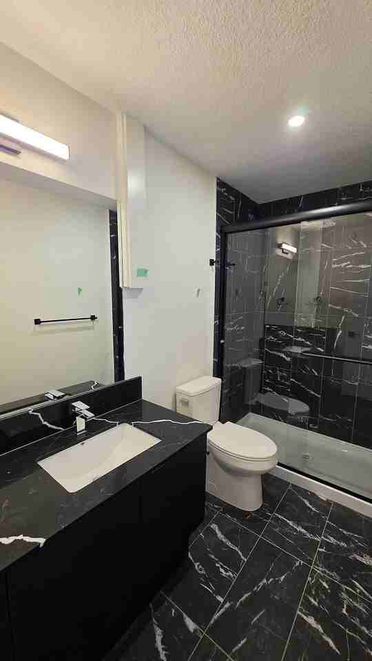 10989 - 10989 73 Ave Nw - Photo 3 of 7