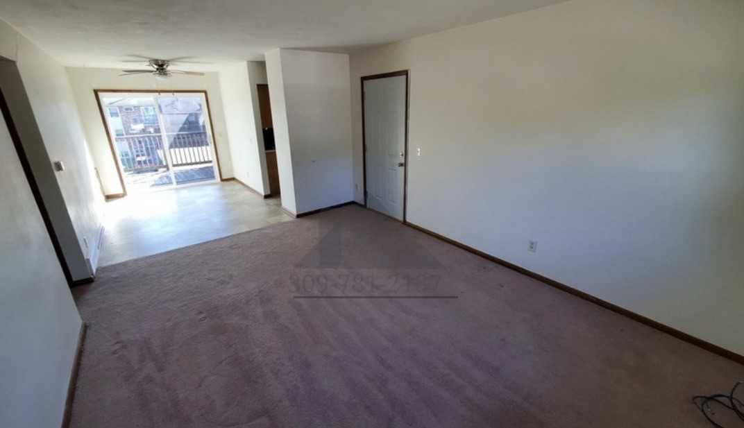 1805 15th St - Photo 4 of 5