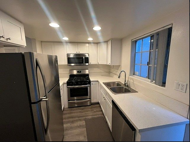 1524 17th St #4 - Photo 2 of 15
