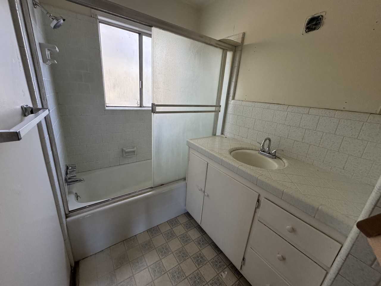14690 Tuolumne Rd #1 - Photo 5 of 6