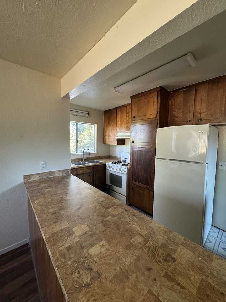 14690 Tuolumne Rd #1 - Photo 6 of 6