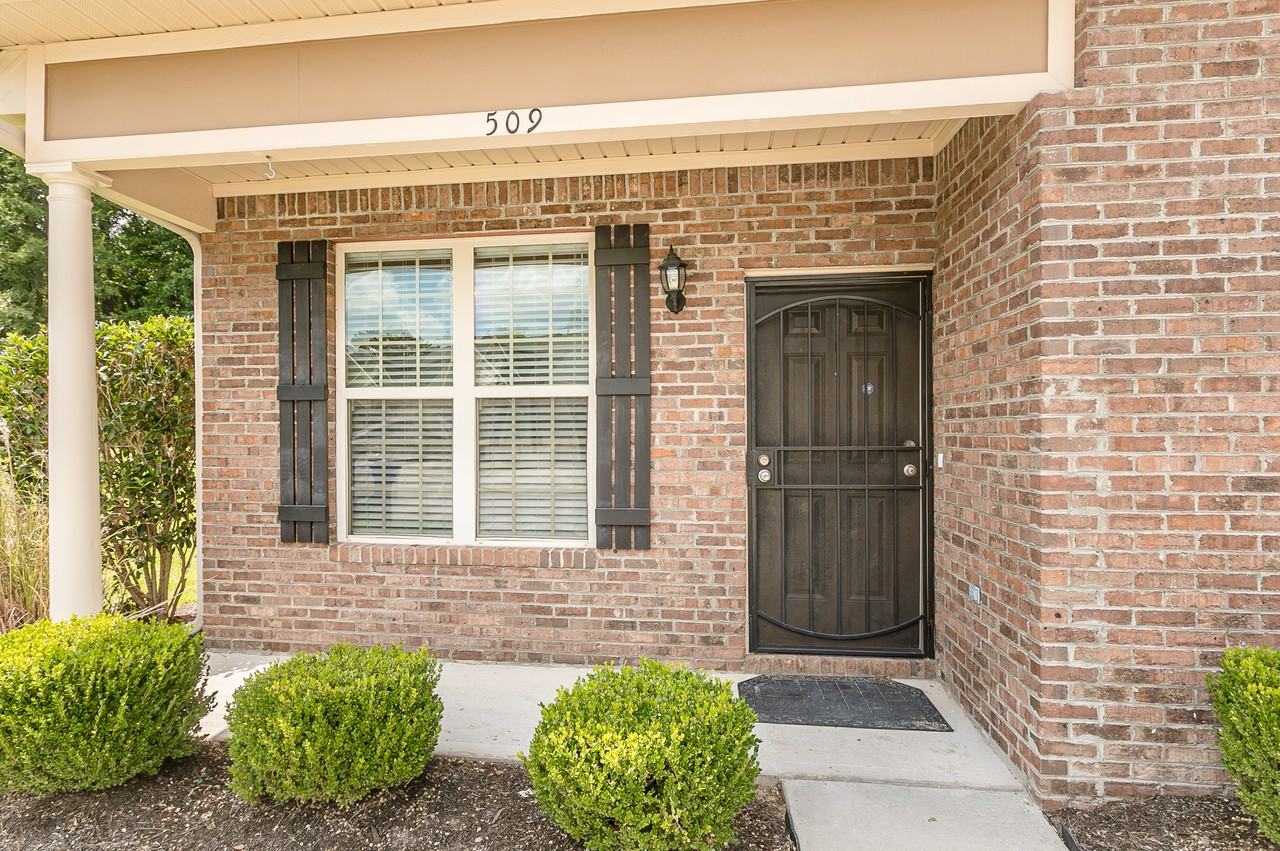 509 Scenic Dr - Photo 4 of 40