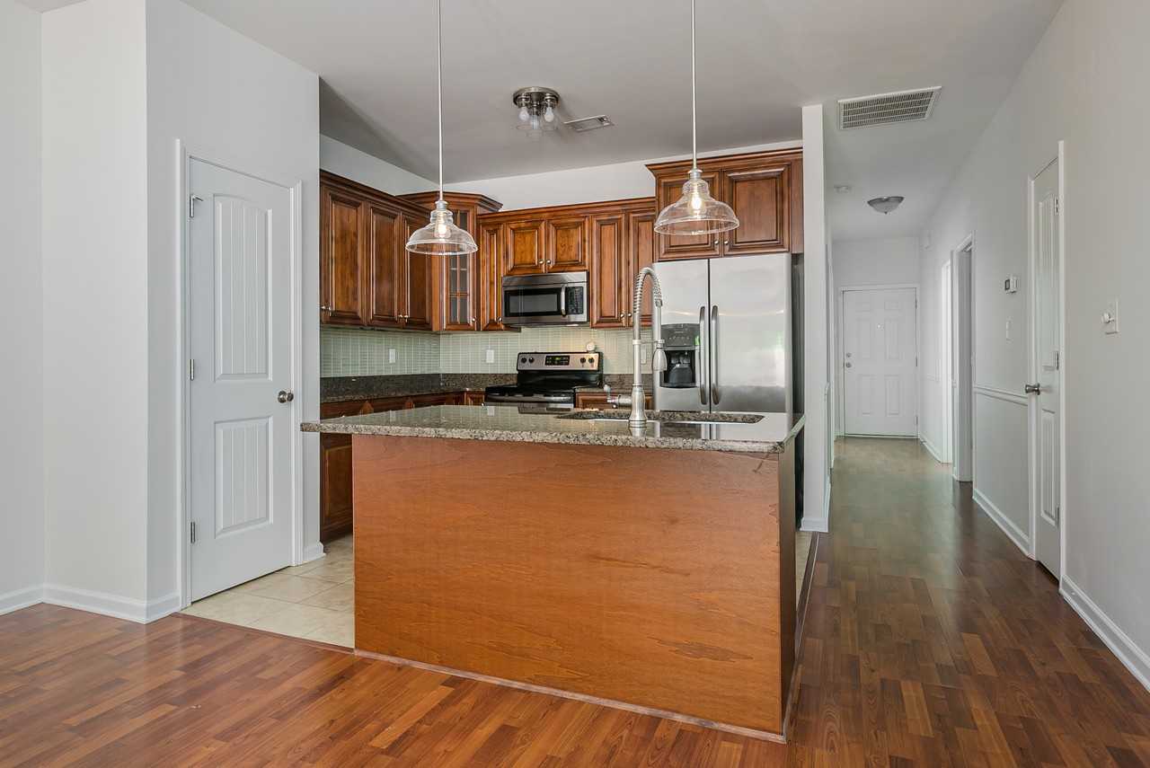 509 Scenic Dr - Photo 5 of 40