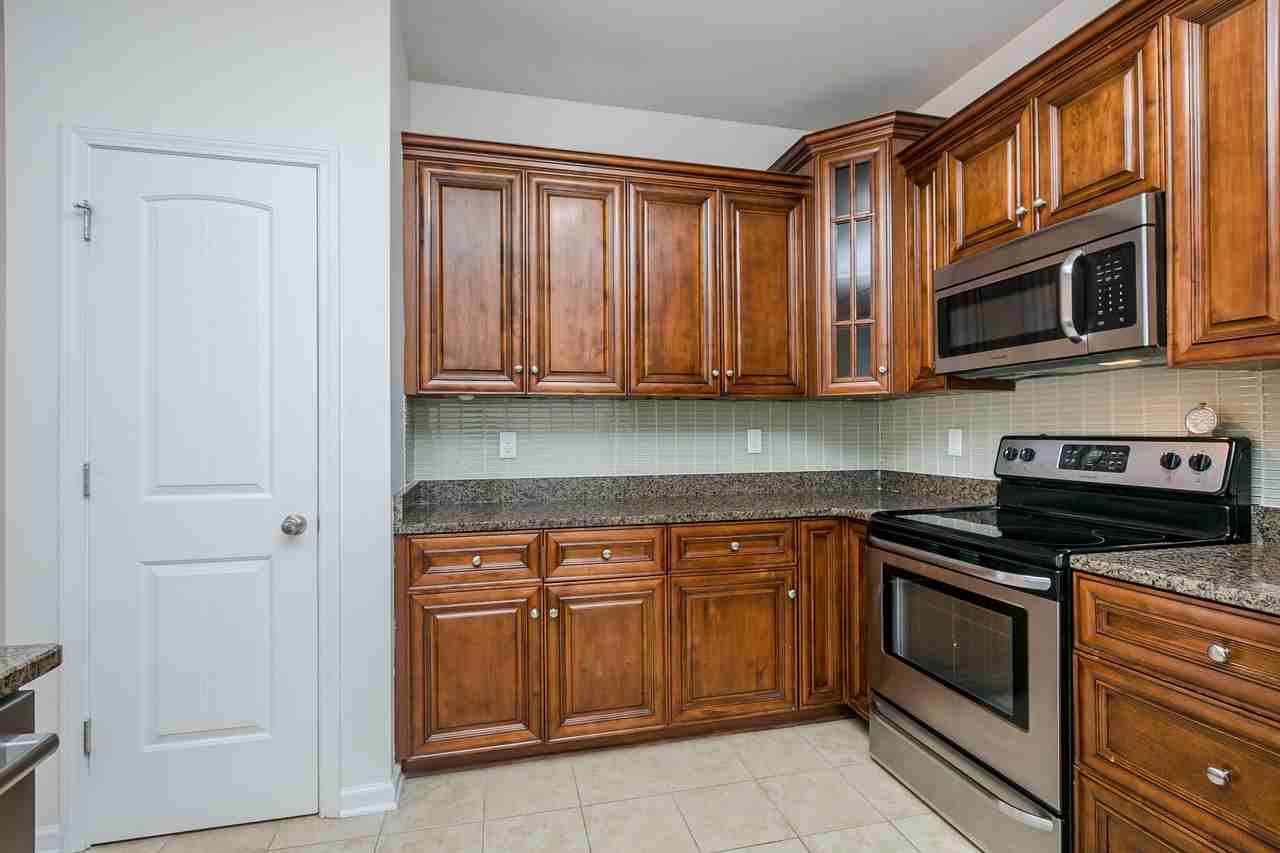 509 Scenic Dr - Photo 7 of 40