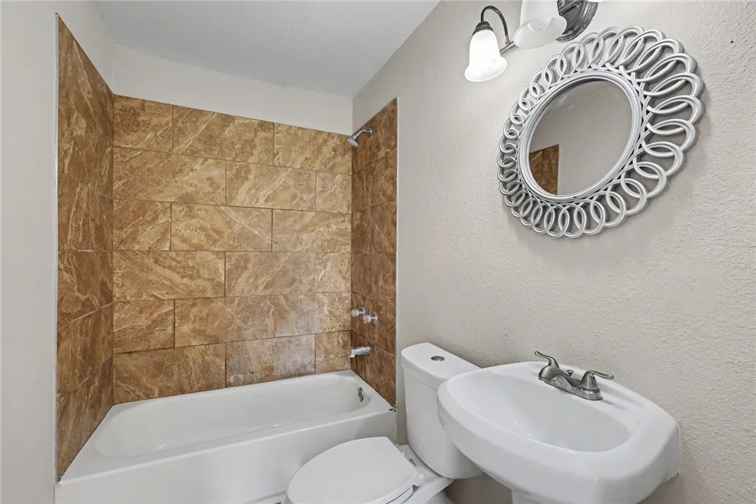 1705 Sycamore Pl #NA - Photo 4 of 10
