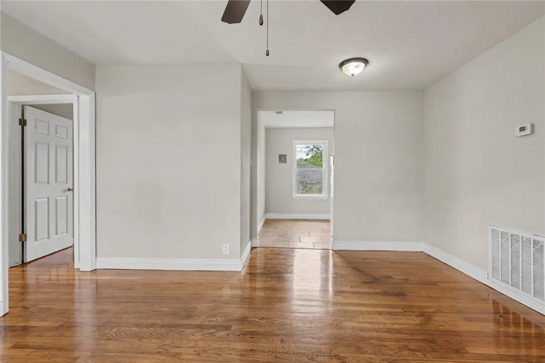 1705 Sycamore Pl #NA - Photo 7 of 10