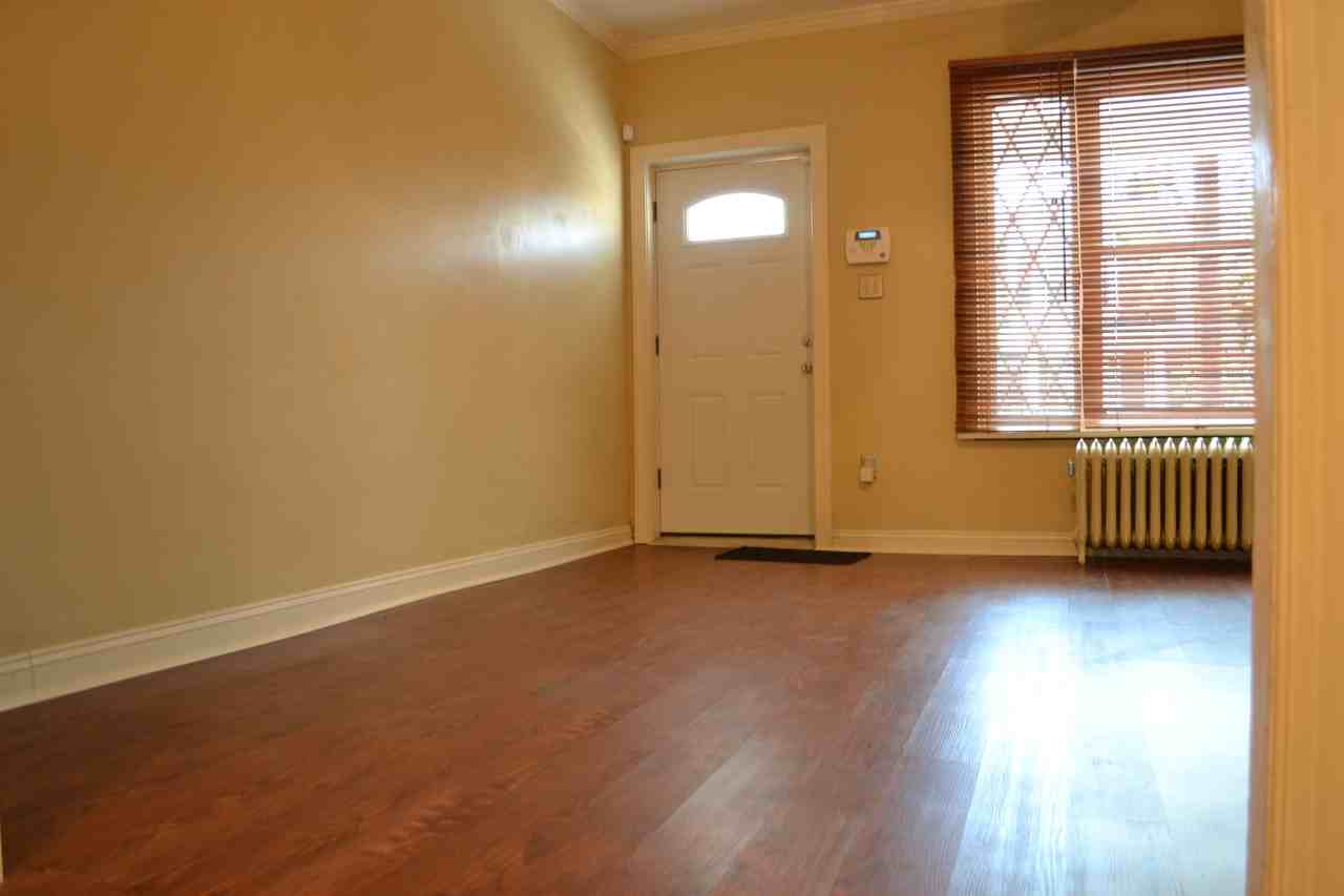 5755 Larchwood Ave #NA - Photo 3 of 30