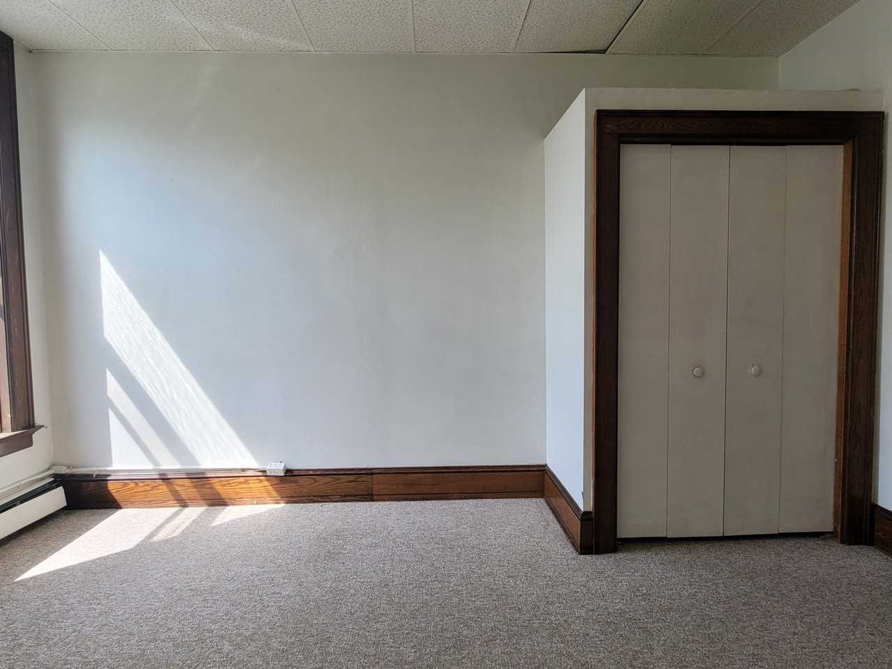 309 E Lake St #4 - Photo 3 of 7