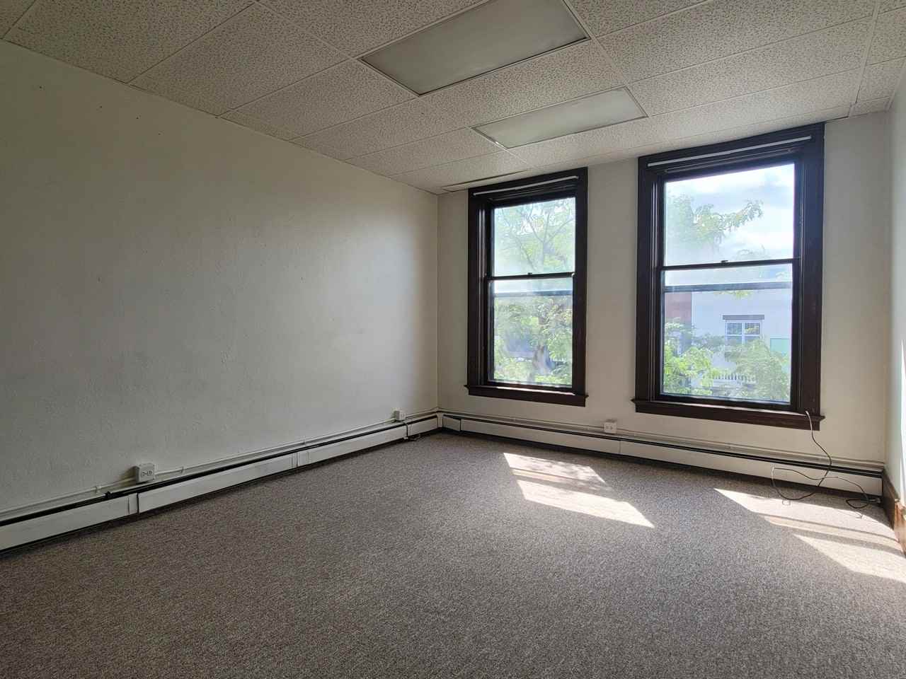 309 E Lake St #4 - Photo 4 of 7