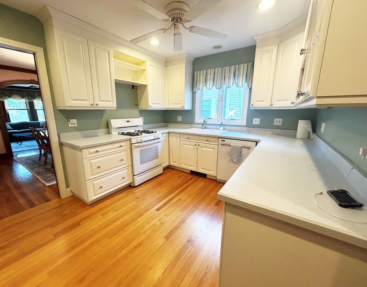32 Sanborn Ave #2 - Photo 2 of 13