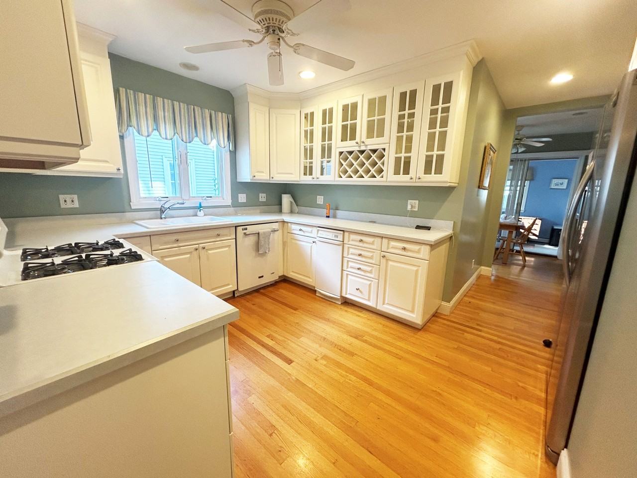 32 Sanborn Ave #2 - Photo 3 of 13