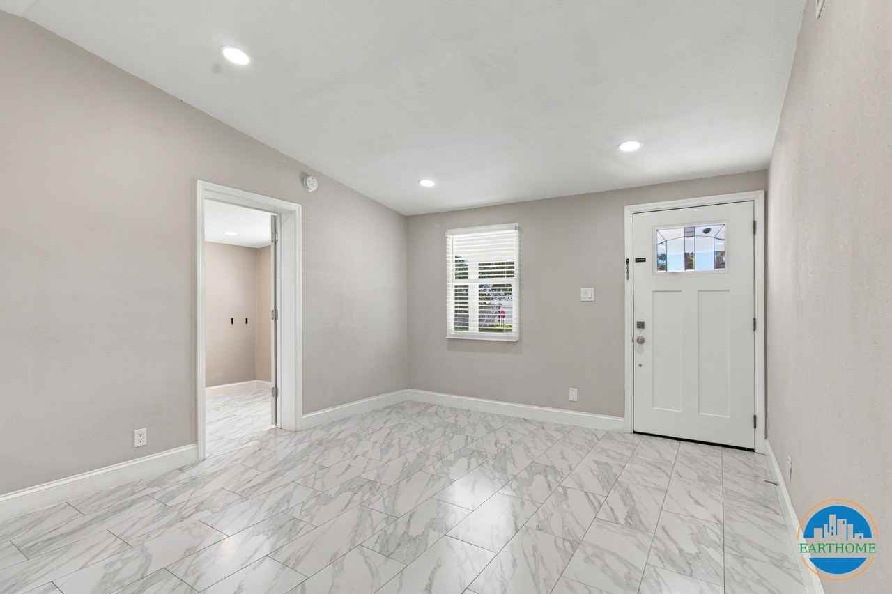 3034 N 39th St #NA - Photo 7 of 35