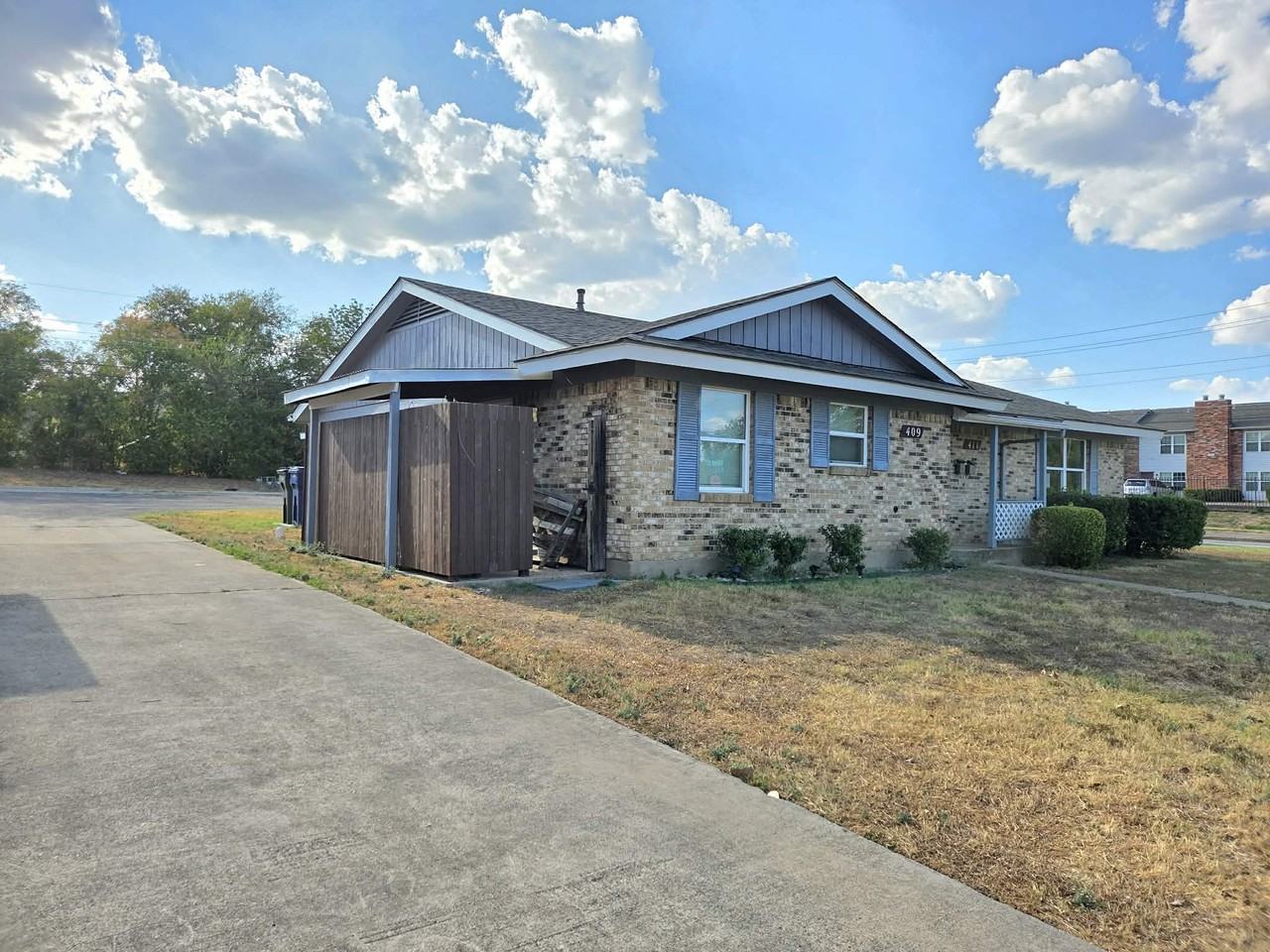 409 Cliff Dr #NA - Photo 2 of 17