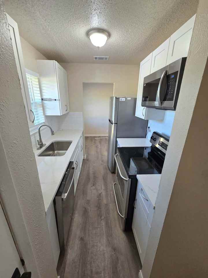 409 Cliff Dr #NA - Photo 6 of 17