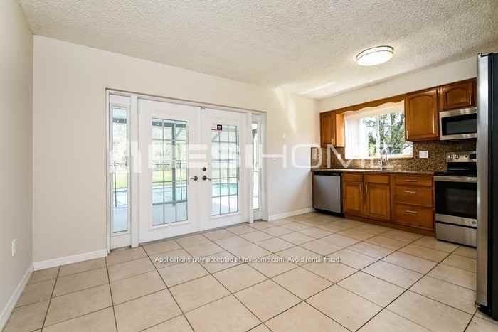 1313 Bramblewood Dr - Photo 5 of 19