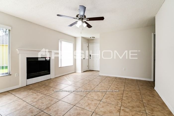 1313 Bramblewood Dr - Photo 6 of 19