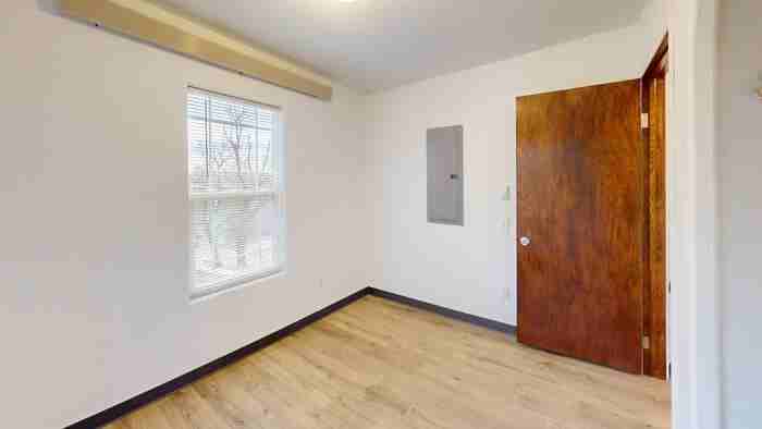 518 2nd St Ne #2 - Photo 5 of 10