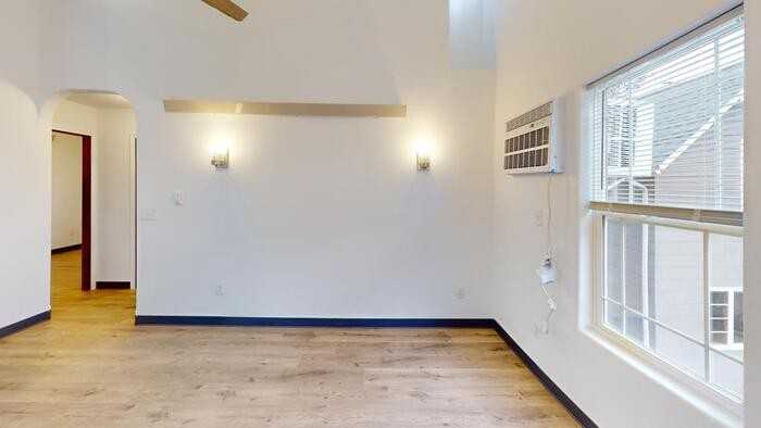 518 2nd St Ne #2 - Photo 7 of 10