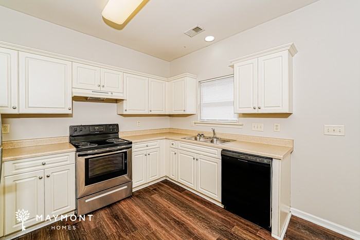 1052 Washington Dr - Photo 6 of 12