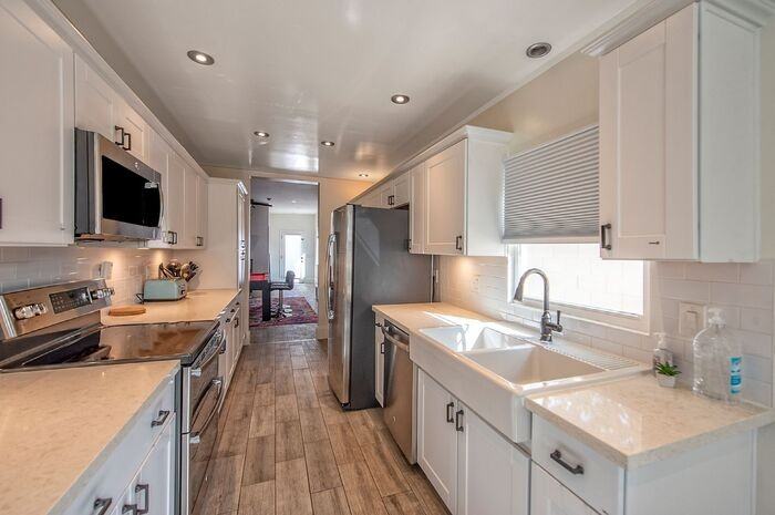 1514 W Windsor Ave #1514W - Photo 6 of 33