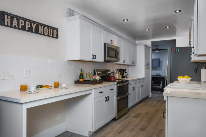 1514 W Windsor Ave #1514W - Photo 7 of 33