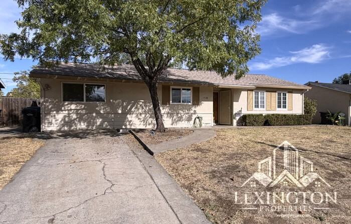 1320 Shadowglen Rd - Photo 3 of 24