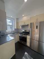4810 Chemin Queen Mary - Photo 1 of 1