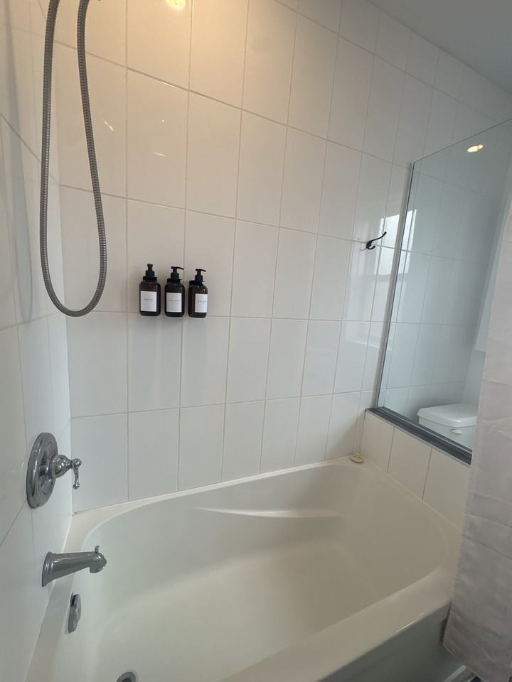 4810 Chemin Queen Mary - Photo 6 of 16