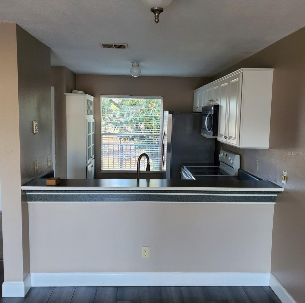 2504 Woodgate Blvd #1 - Photo 6 of 8
