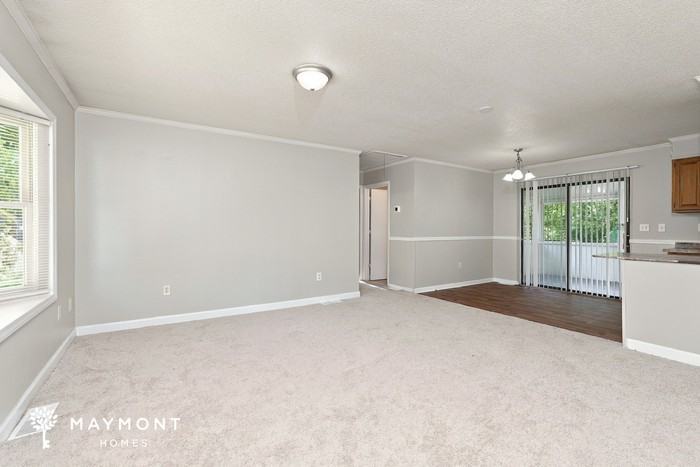 1628 Thompson Dr - Photo 4 of 15
