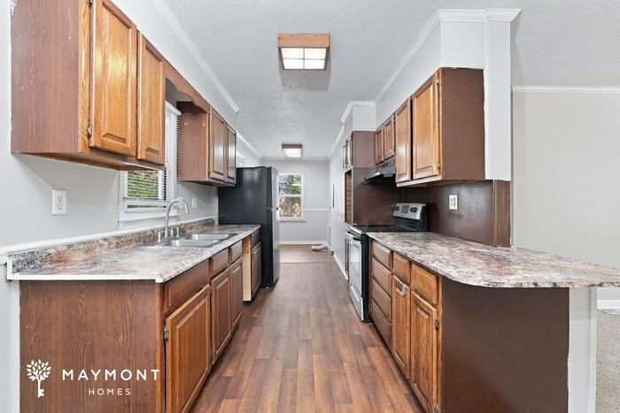 1628 Thompson Dr - Photo 6 of 15