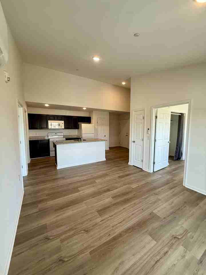 480 Main St #1000B - Photo 2 of 24