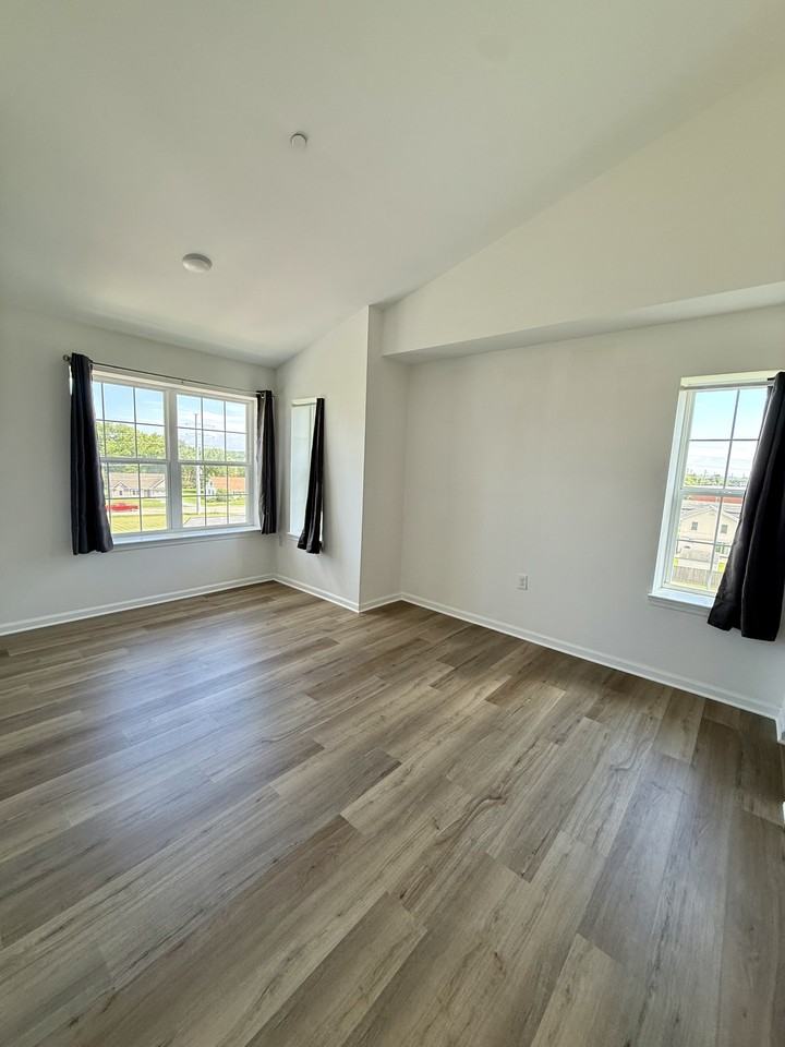 480 Main St #1000B - Photo 4 of 24