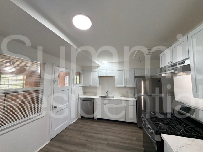4805 Preston Dr - Photo 6 of 16