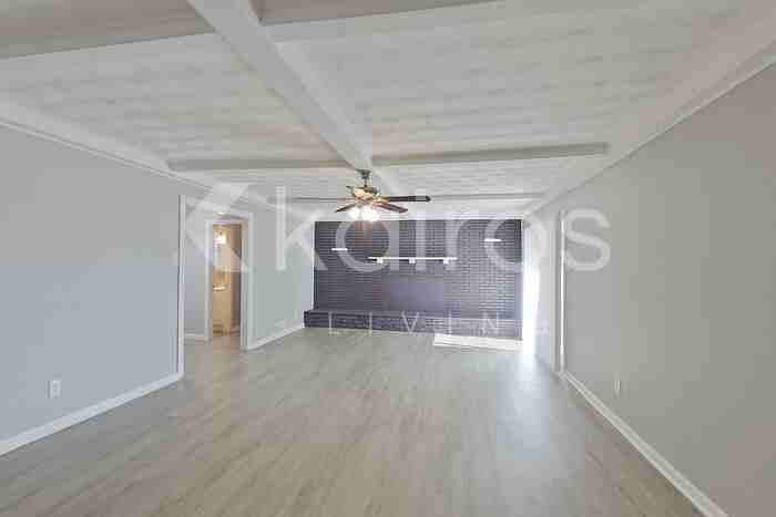 325 W Pleasant Run Rd - Photo 7 of 33